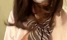วิดีโอ POV โฮมเมดของญี่ปุ่นของสาวกะลาสีแสนซนในโรงแรม